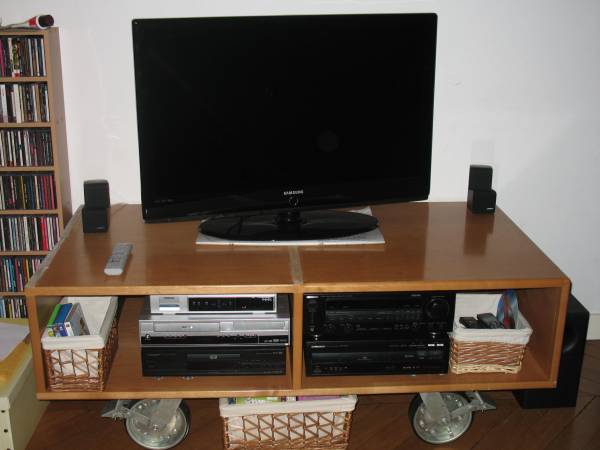 TV + Décodeur + graveur DVD / VHS + Lecteur DVD + Ampli + Lecteur LD