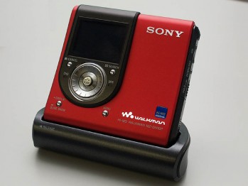 Sony_MZDH10_09.jpg