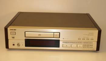 Lecteur cd Sony cdp x559es.jpg