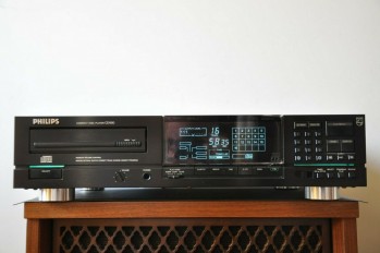 Philips cd880.jpg