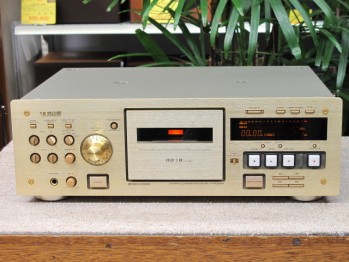 Teac v6030 s.jpg