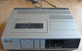 HITACHI VT-11A